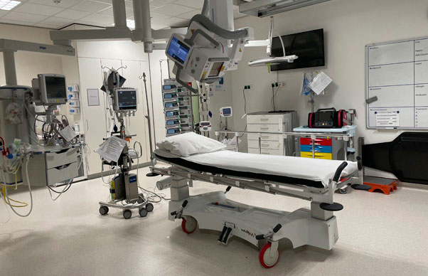 stretcher in emergency room